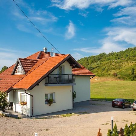 Apartmani Leptir Rakovica Zewnętrze zdjęcie