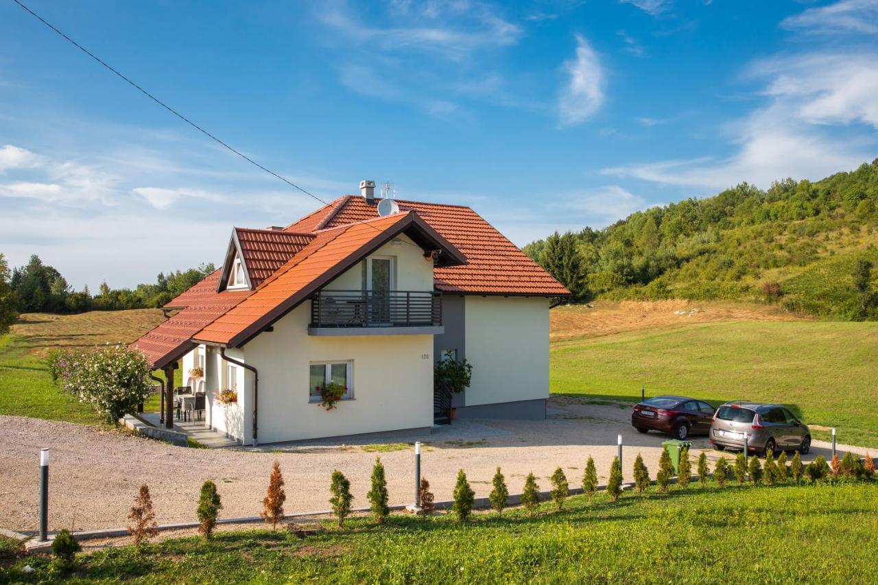 Apartmani Leptir Rakovica Zewnętrze zdjęcie