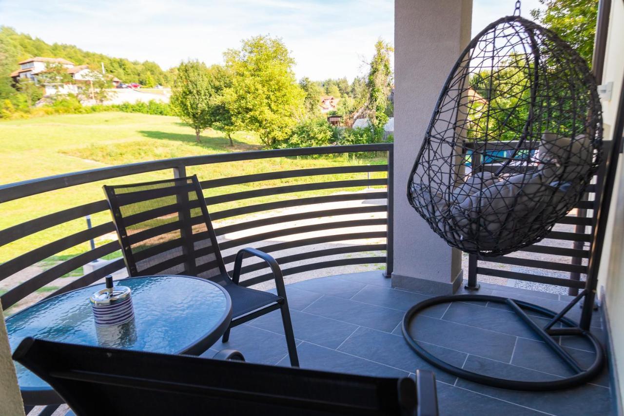 Apartmani Leptir Rakovica Zewnętrze zdjęcie