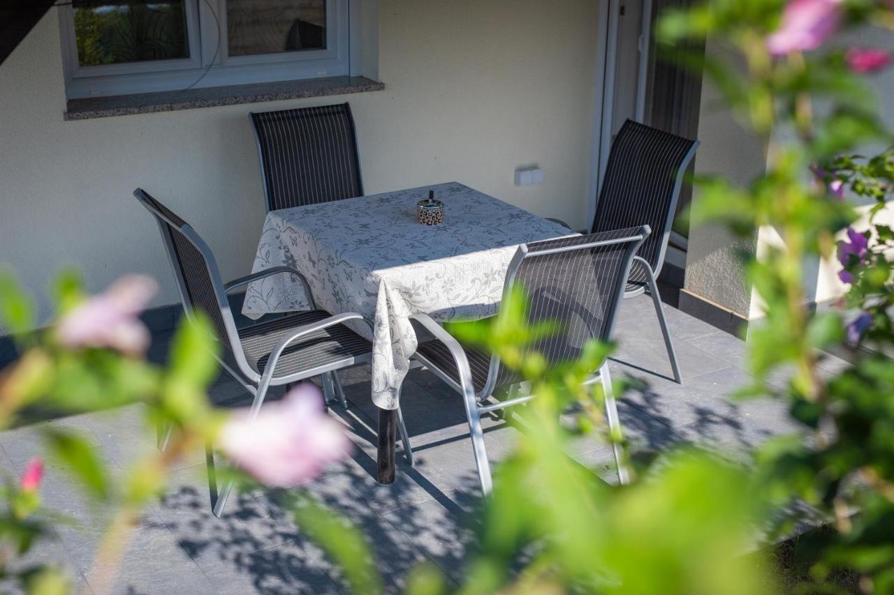 Apartmani Leptir Rakovica Zewnętrze zdjęcie