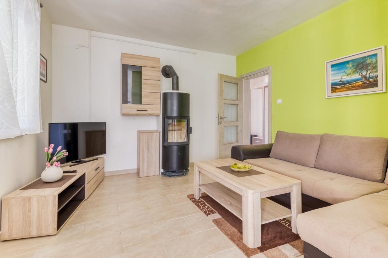 Apartmani Leptir Rakovica Zewnętrze zdjęcie