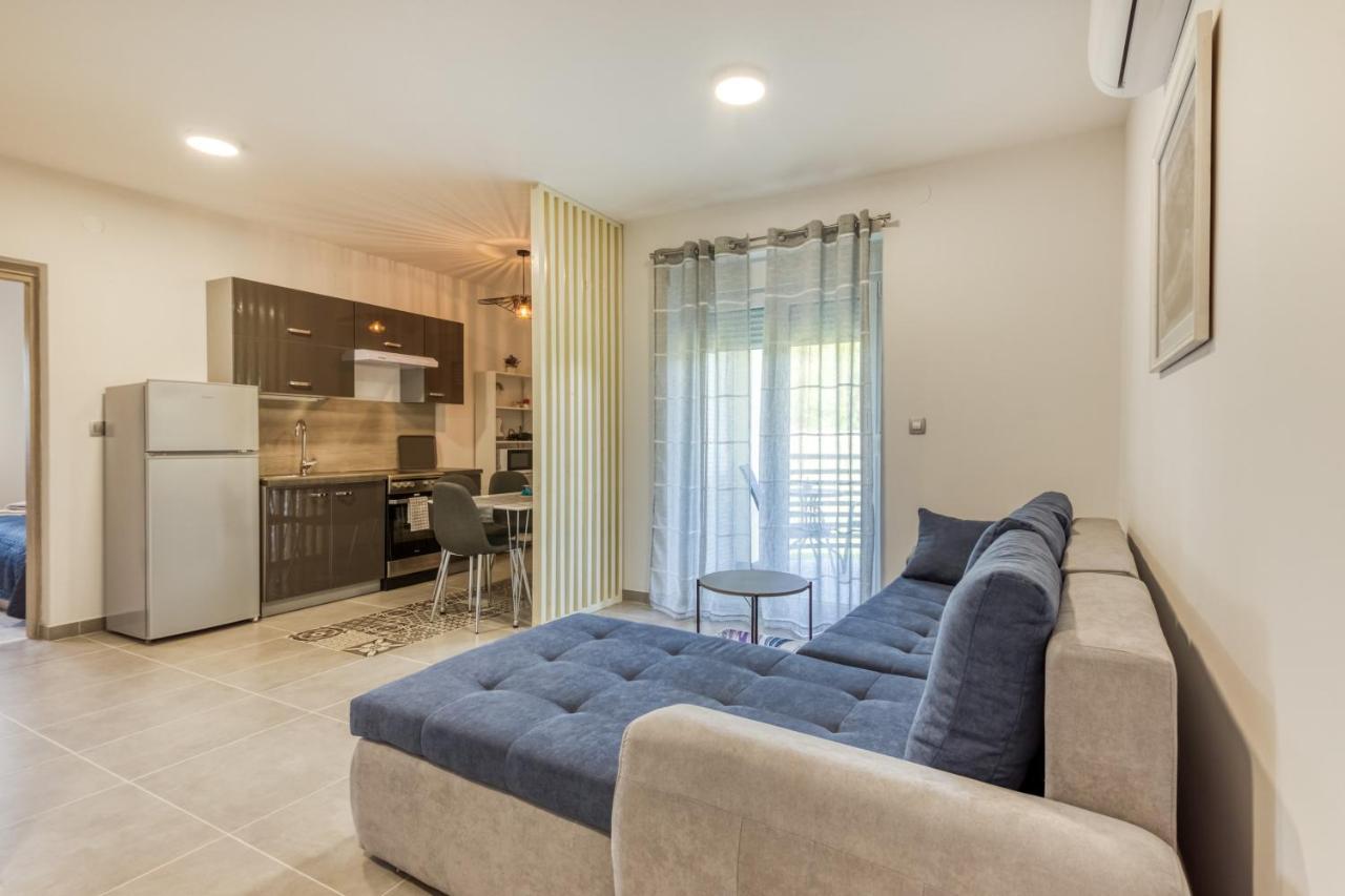 Apartmani Leptir Rakovica Zewnętrze zdjęcie