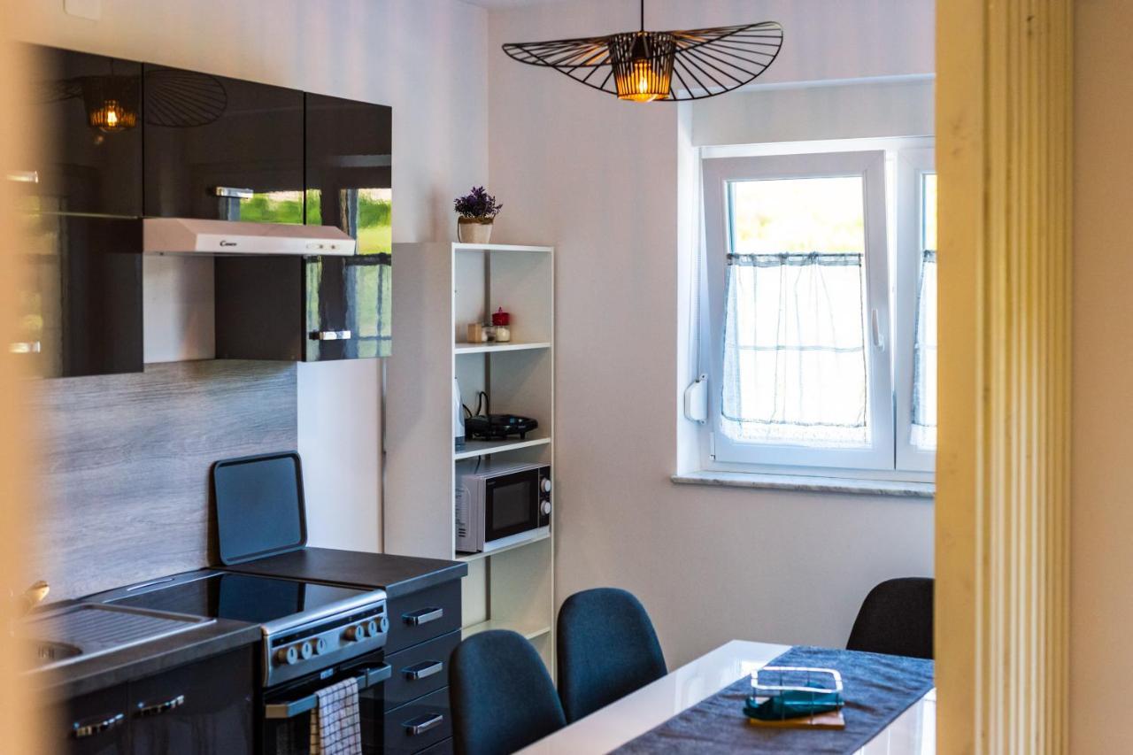 Apartmani Leptir Rakovica Zewnętrze zdjęcie