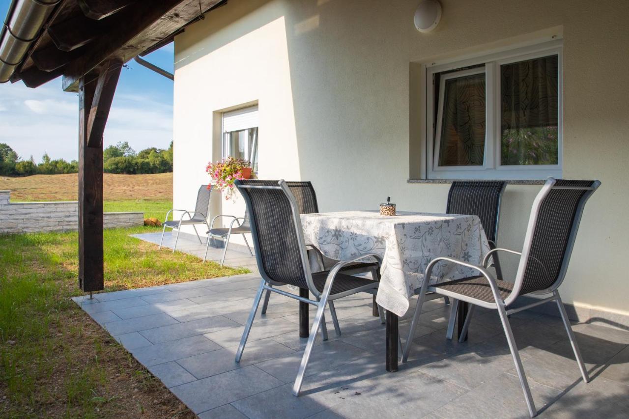 Apartmani Leptir Rakovica Zewnętrze zdjęcie
