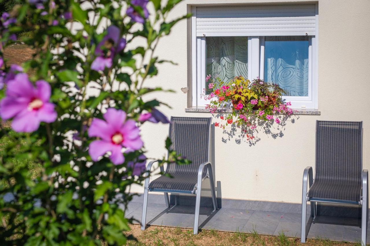 Apartmani Leptir Rakovica Zewnętrze zdjęcie