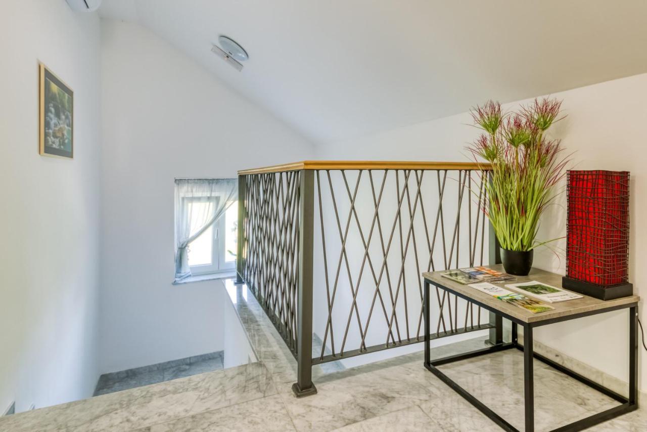 Apartmani Leptir Rakovica Zewnętrze zdjęcie