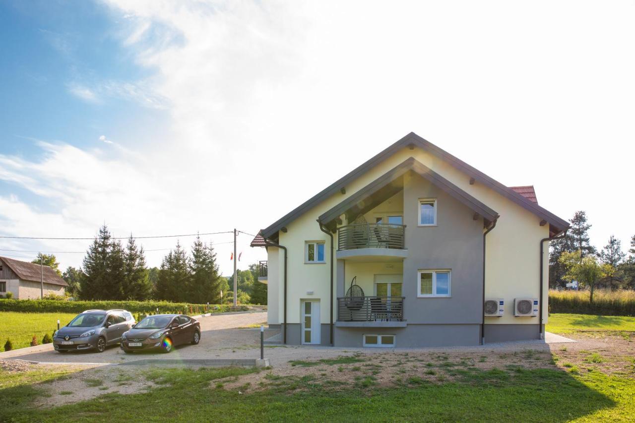 Apartmani Leptir Rakovica Zewnętrze zdjęcie