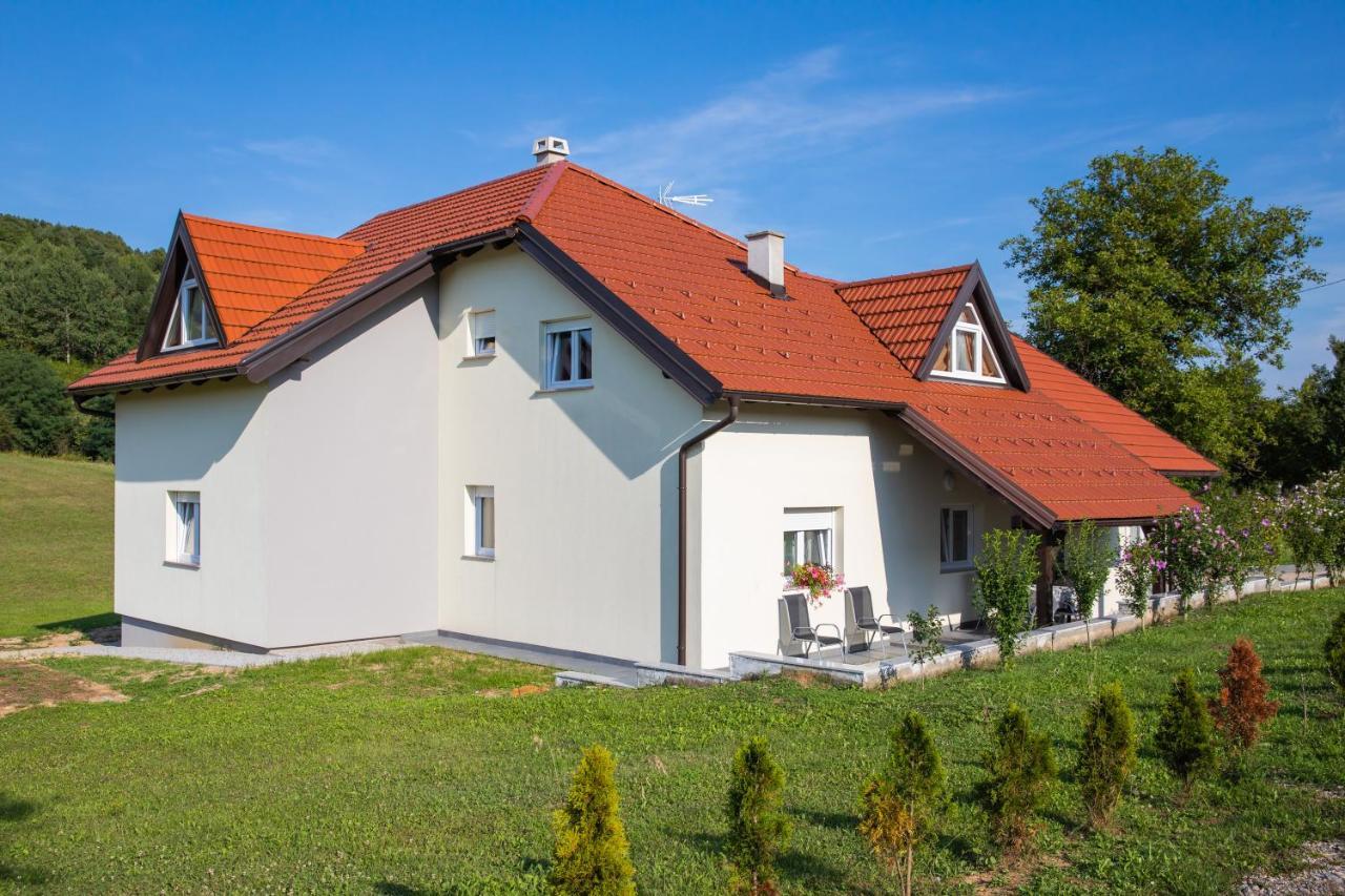 Apartmani Leptir Rakovica Zewnętrze zdjęcie