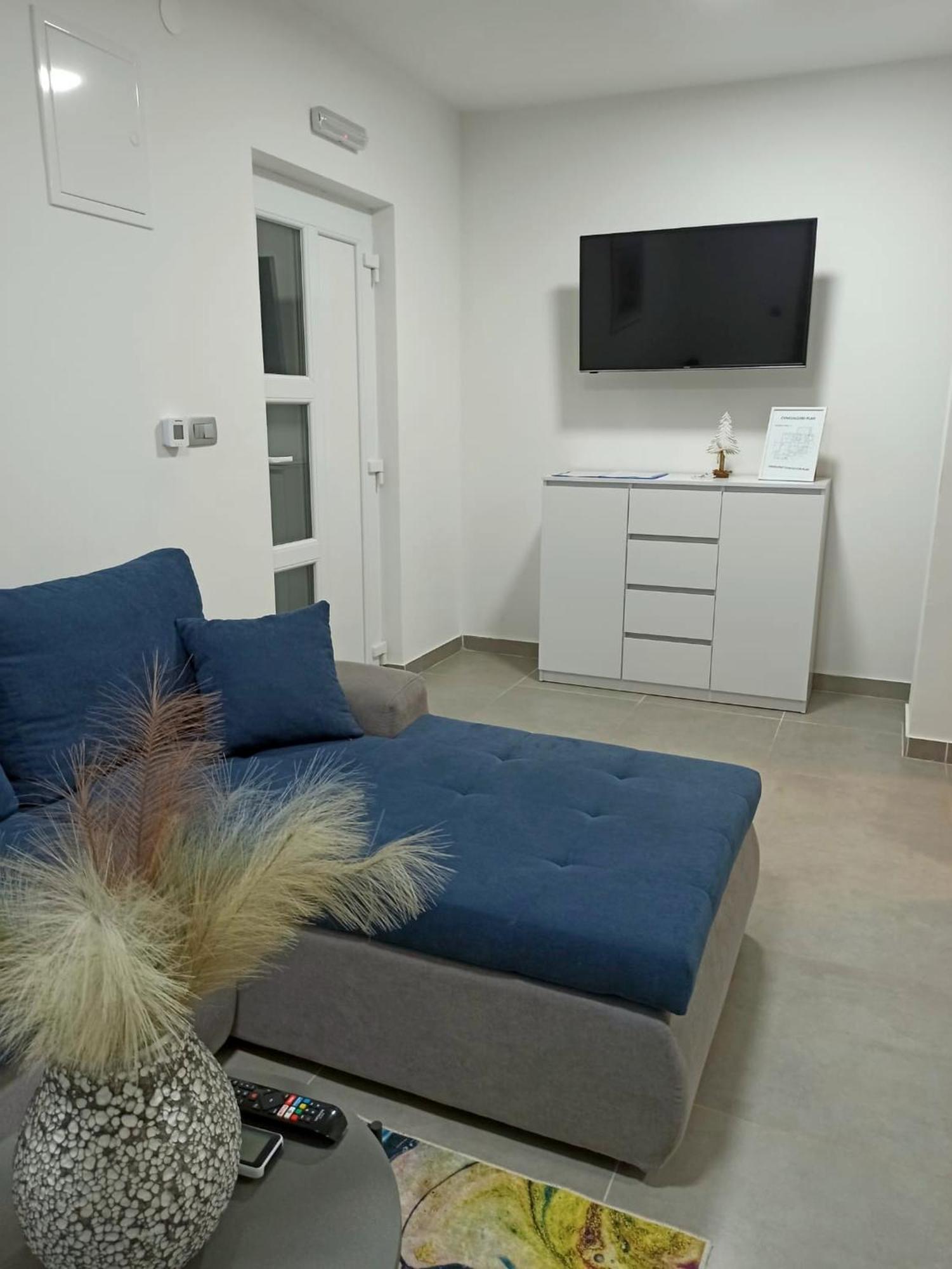 Apartmani Leptir Rakovica Zewnętrze zdjęcie